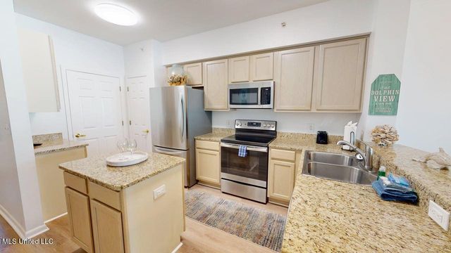 2230 Beach Drive, 1103, Gulfport, MS 39507