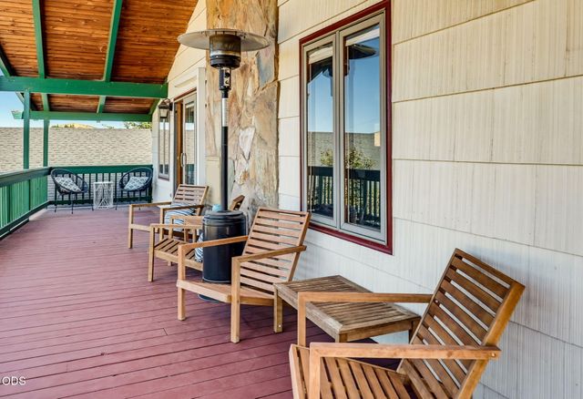 320 Gaerky Creek Road, Ashland, OR 97520