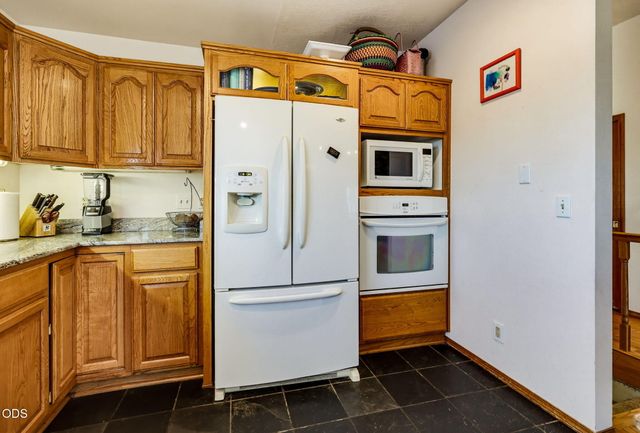 320 Gaerky Creek Road, Ashland, OR 97520