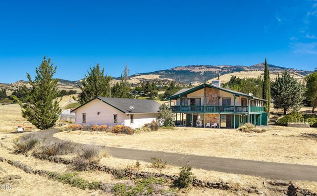 320 Gaerky Creek Road, Ashland, OR 97520