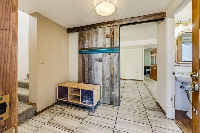 320 Gaerky Creek Road, Ashland, OR 97520