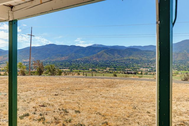 320 Gaerky Creek Road, Ashland, OR 97520