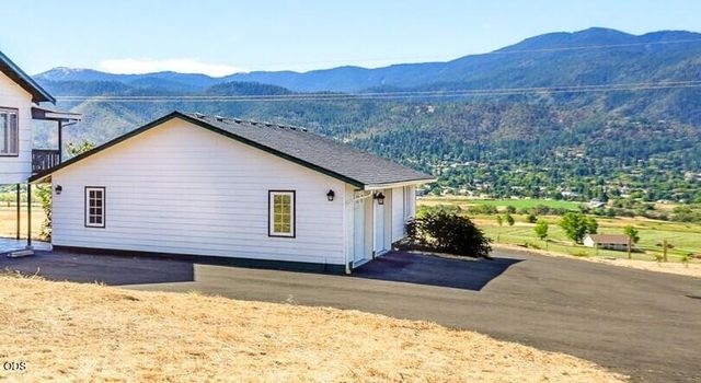 320 Gaerky Creek Road, Ashland, OR 97520