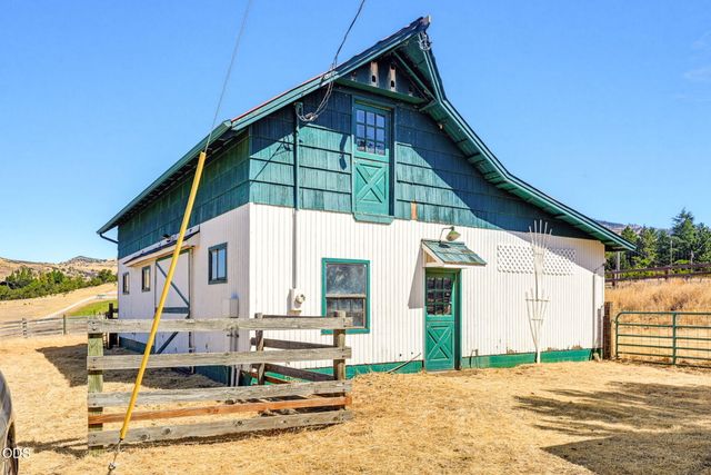 320 Gaerky Creek Road, Ashland, OR 97520