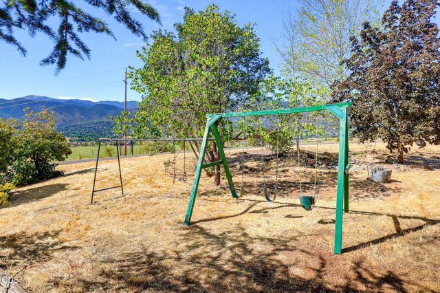 320 Gaerky Creek Road, Ashland, OR 97520