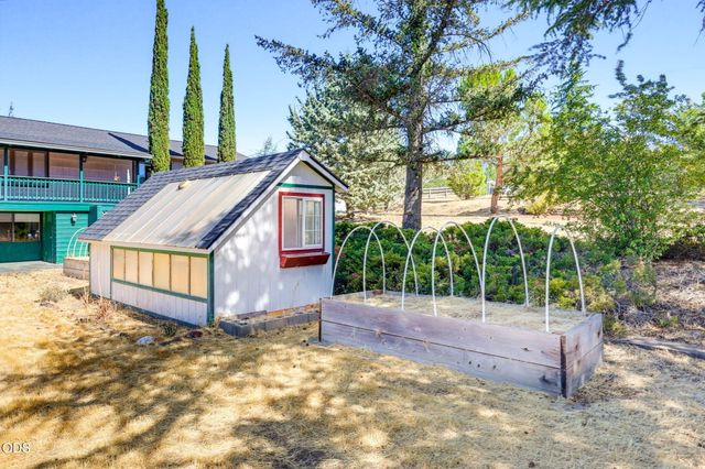 320 Gaerky Creek Road, Ashland, OR 97520