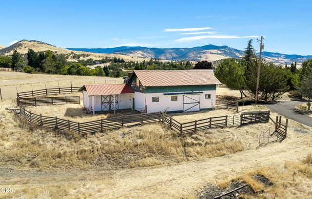 320 Gaerky Creek Road, Ashland, OR 97520