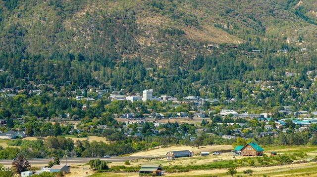 320 Gaerky Creek Road, Ashland, OR 97520