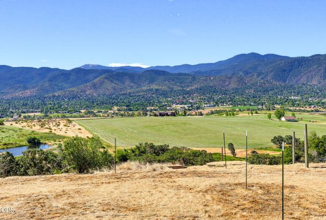 320 Gaerky Creek Road, Ashland, OR 97520