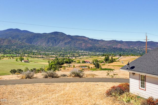 320 Gaerky Creek Road, Ashland, OR 97520