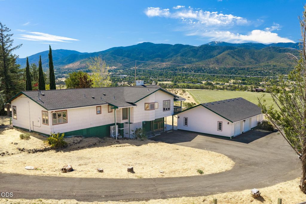 320 Gaerky Creek Road, Ashland, OR 97520