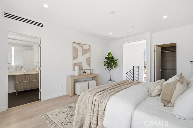 5153 W Redondo Court, Los Angeles, CA 90019