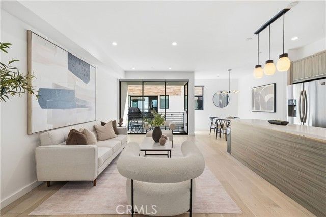 5153 W Redondo Court, Los Angeles, CA 90019