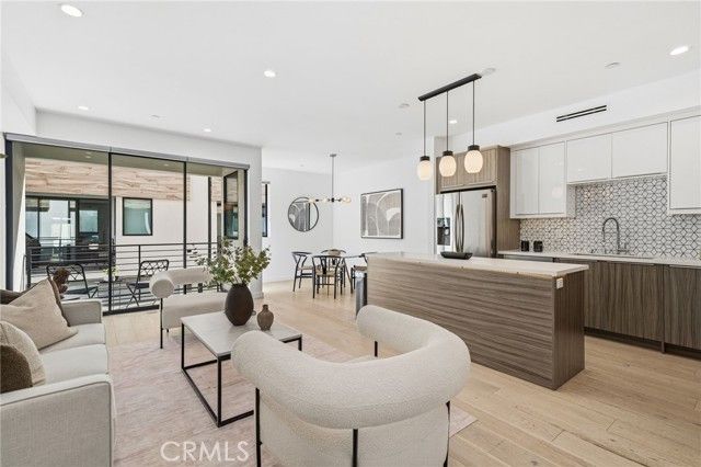 5153 W Redondo Court, Los Angeles, CA 90019