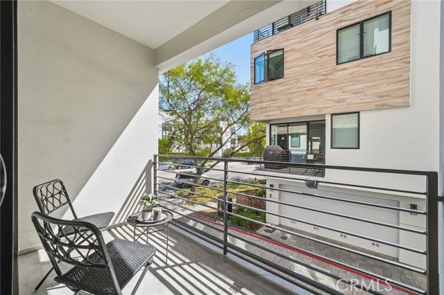 5153 W Redondo Court, Los Angeles, CA 90019