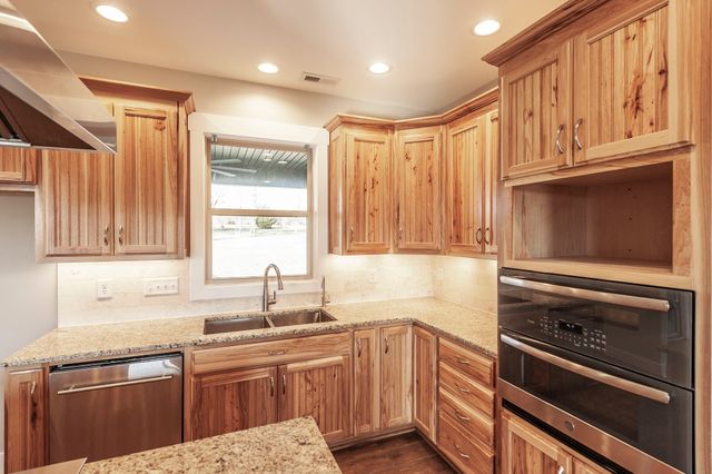 7728 Boyles Rd, White House, TN 37188