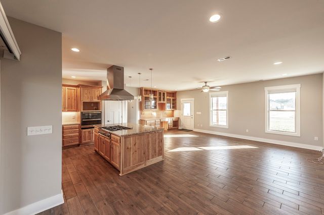 7728 Boyles Rd, White House, TN 37188