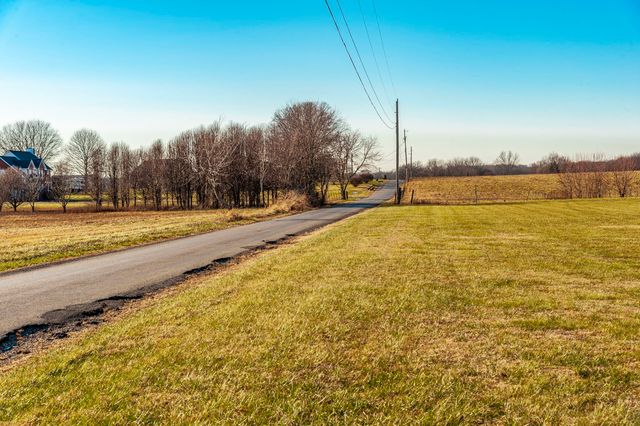 7728 Boyles Rd, White House, TN 37188