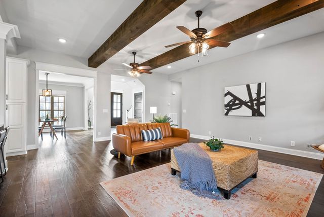 250 Harrowgate Dr, Clarksville, TN 37043