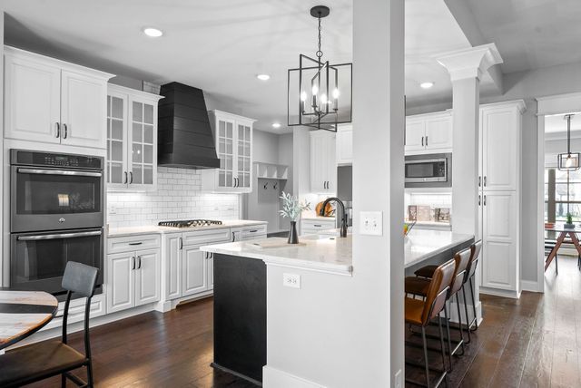 250 Harrowgate Dr, Clarksville, TN 37043