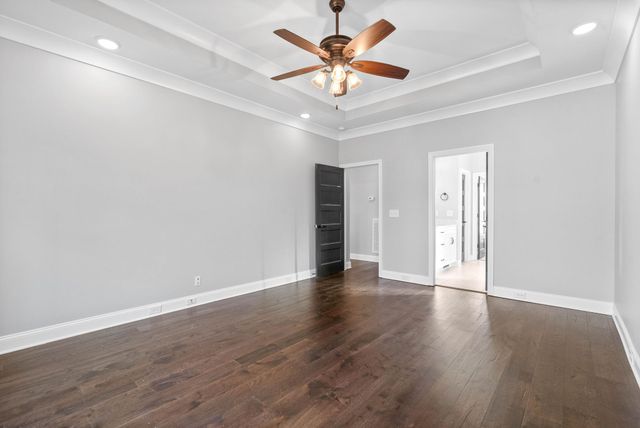 250 Harrowgate Dr, Clarksville, TN 37043