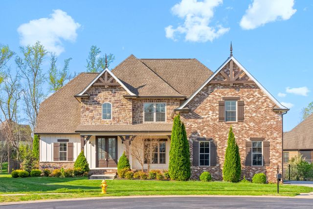 250 Harrowgate Dr, Clarksville, TN 37043
