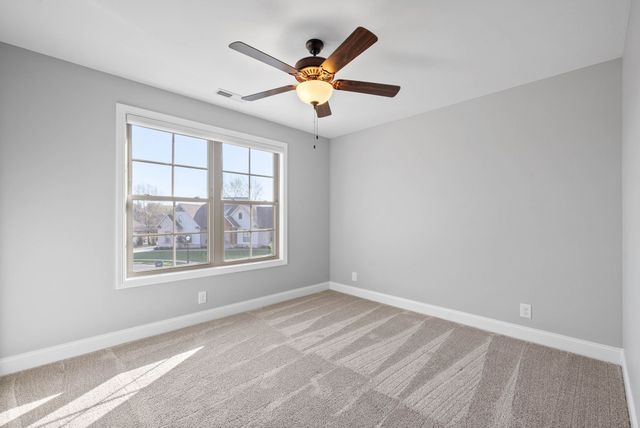250 Harrowgate Dr, Clarksville, TN 37043