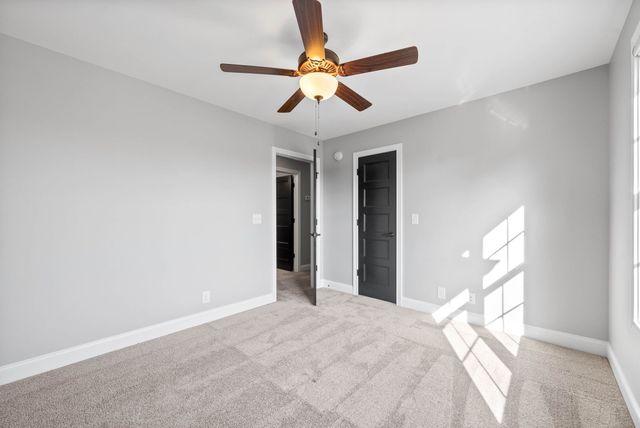 250 Harrowgate Dr, Clarksville, TN 37043