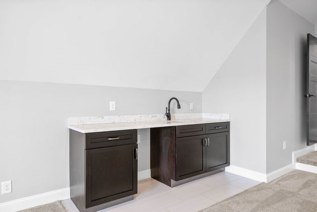250 Harrowgate Dr, Clarksville, TN 37043