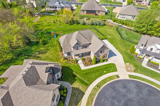 250 Harrowgate Dr, Clarksville, TN 37043