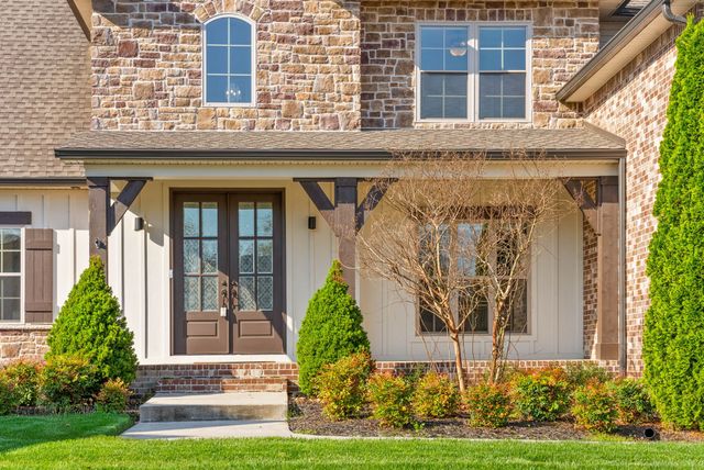 250 Harrowgate Dr, Clarksville, TN 37043