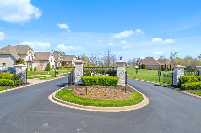 250 Harrowgate Dr, Clarksville, TN 37043