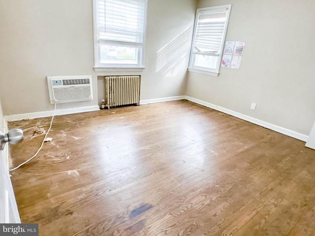 68 17TH AVE, Elmwood Park, NJ 07407