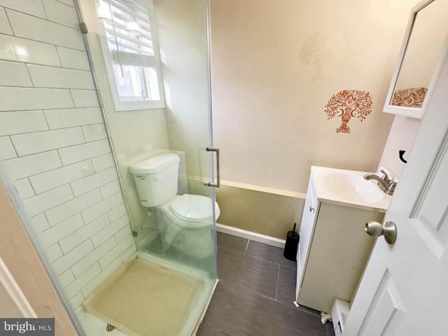 68 17TH AVE, Elmwood Park, NJ 07407