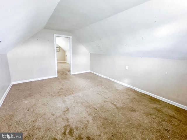 68 17TH AVE, Elmwood Park, NJ 07407