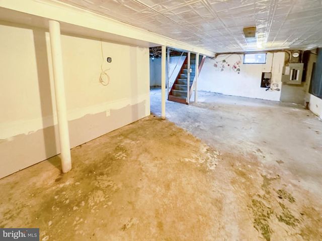 68 17TH AVE, Elmwood Park, NJ 07407