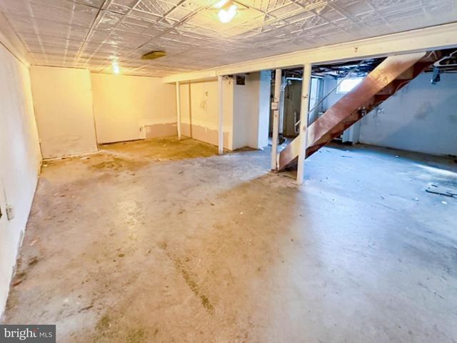 68 17TH AVE, Elmwood Park, NJ 07407