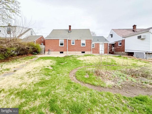 68 17TH AVE, Elmwood Park, NJ 07407