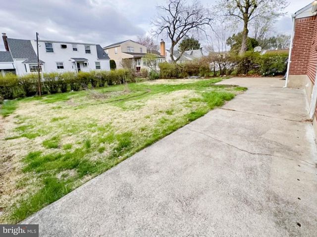 68 17TH AVE, Elmwood Park, NJ 07407