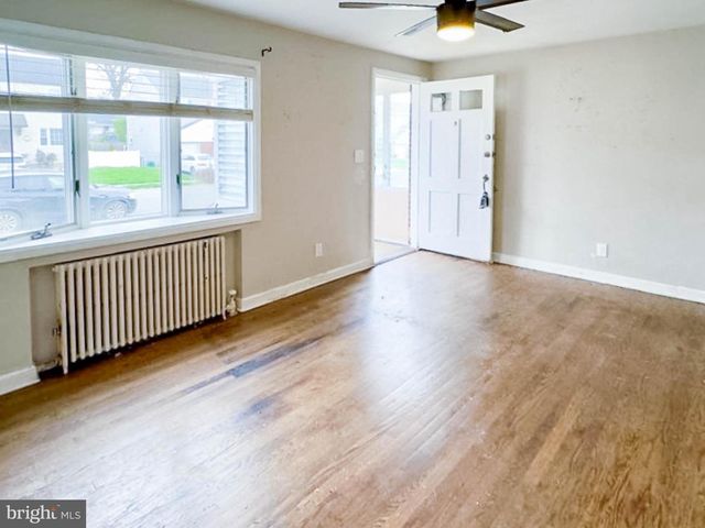 68 17TH AVE, Elmwood Park, NJ 07407