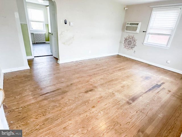 68 17TH AVE, Elmwood Park, NJ 07407