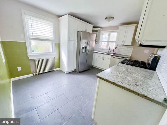 68 17TH AVE, Elmwood Park, NJ 07407