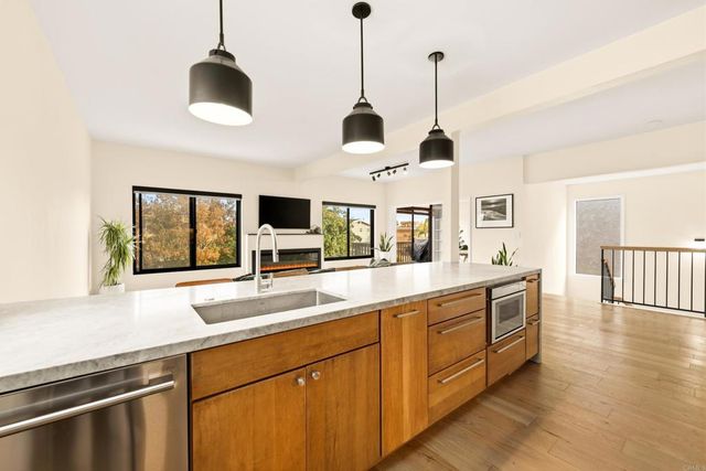 1136 Shelburn Lane, Ventura, CA 93001