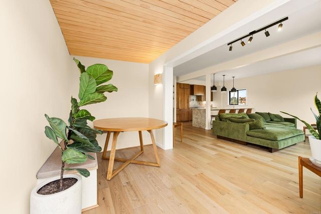 1136 Shelburn Lane, Ventura, CA 93001