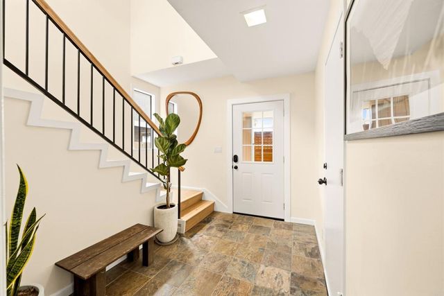 1136 Shelburn Lane, Ventura, CA 93001