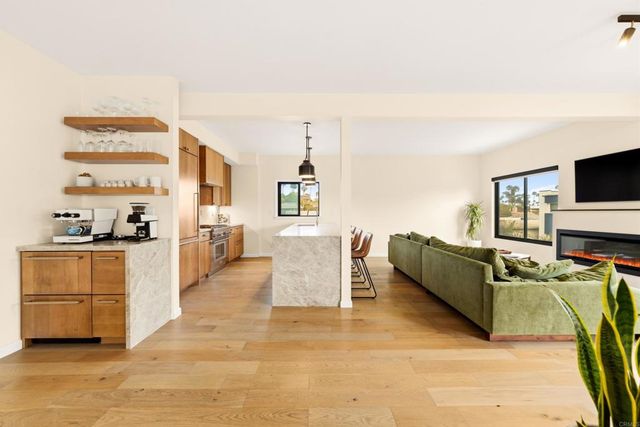 1136 Shelburn Lane, Ventura, CA 93001