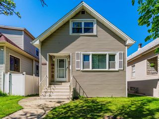 5138 W Addison Street, Chicago, IL 60641
