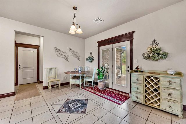1220 Cypress Ln, Elgin, OK 73538