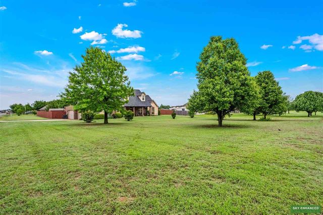 1220 Cypress Ln, Elgin, OK 73538