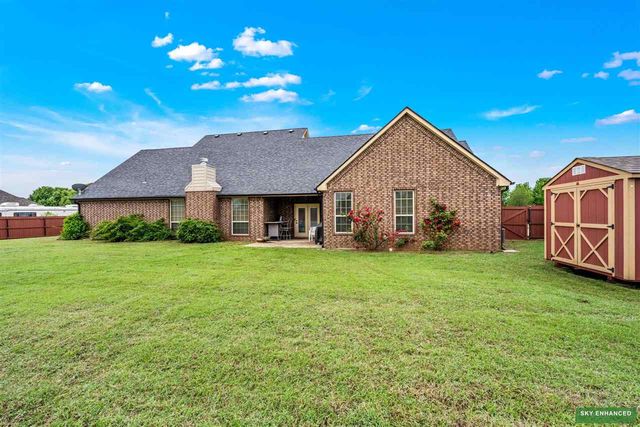 1220 Cypress Ln, Elgin, OK 73538